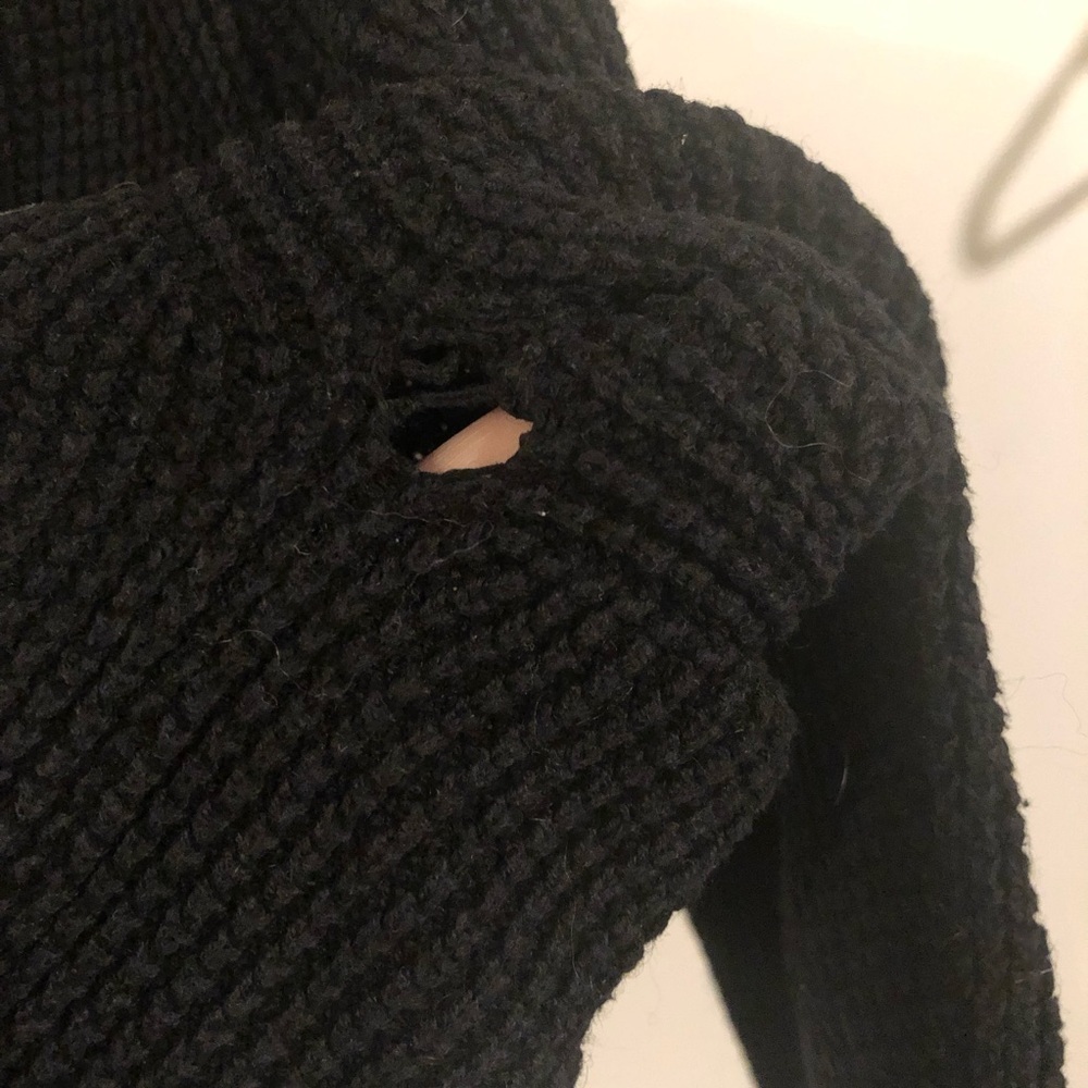 Simon's Black Sweater - Picture 5 of 6